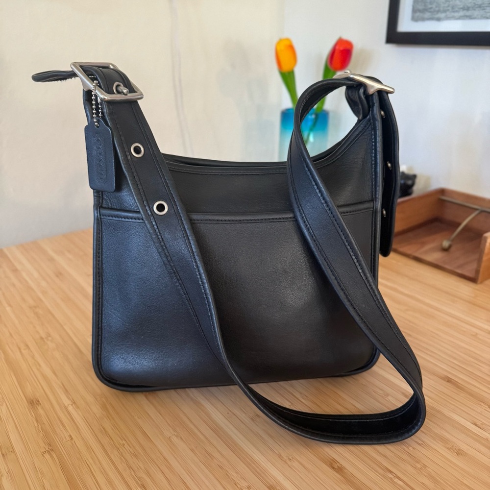 Vintage Coach Legacy Zip 9966 Black Leather with Nickel Hardware Crossbody Bag